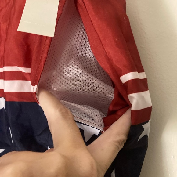 Brand new with tags mens 2XL patriotic Stars and Stripes swimming trunks - Picture 2 of 4